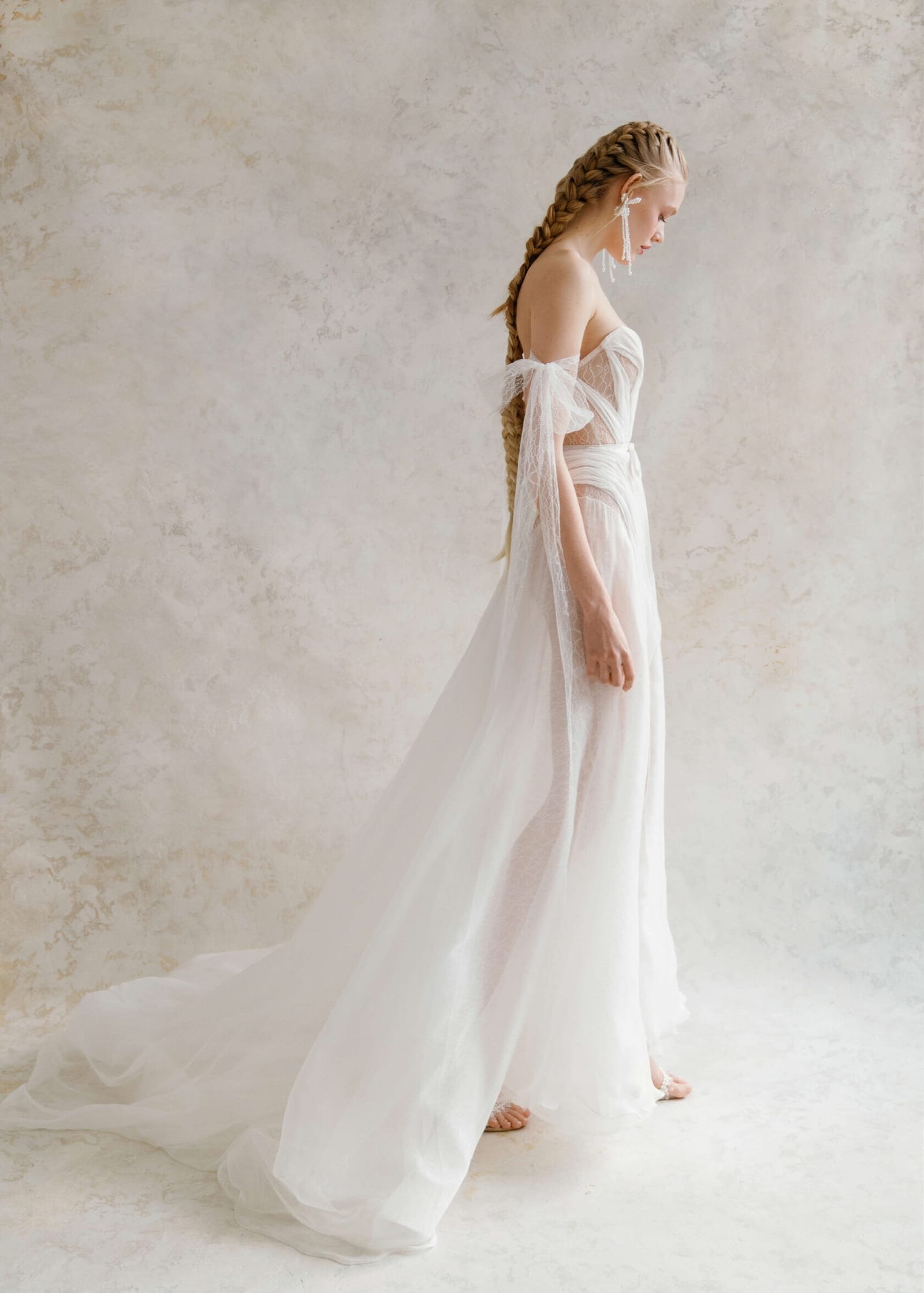 Crinoidea wedding dress by Rara Couture — thumbnail 5
