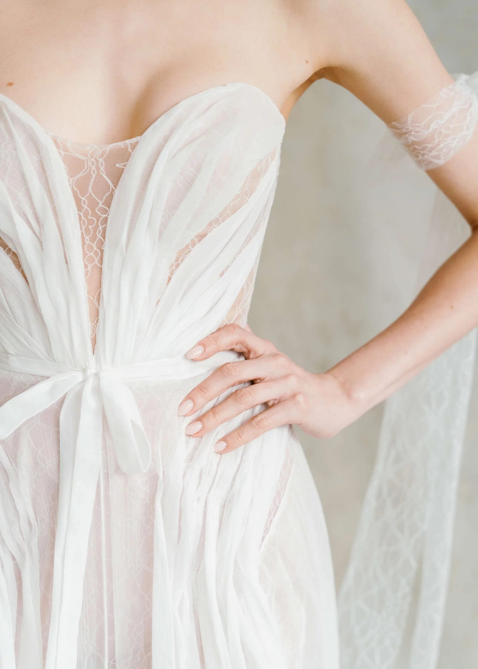 Crinoidea wedding dress by Rara Couture — thumbnail 6