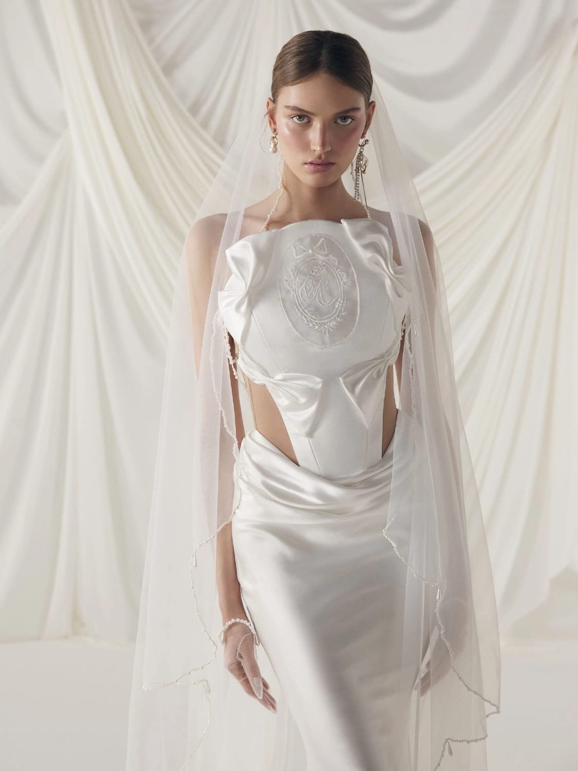 Filippa wedding dress by Rara Couture — thumbnail 2
