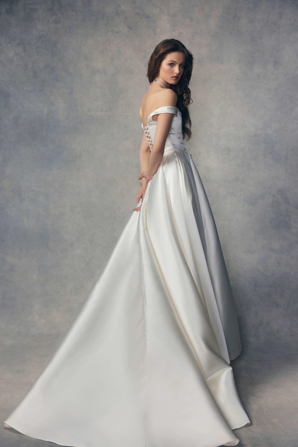 Lion wedding dress by Rara Couture — thumbnail 2