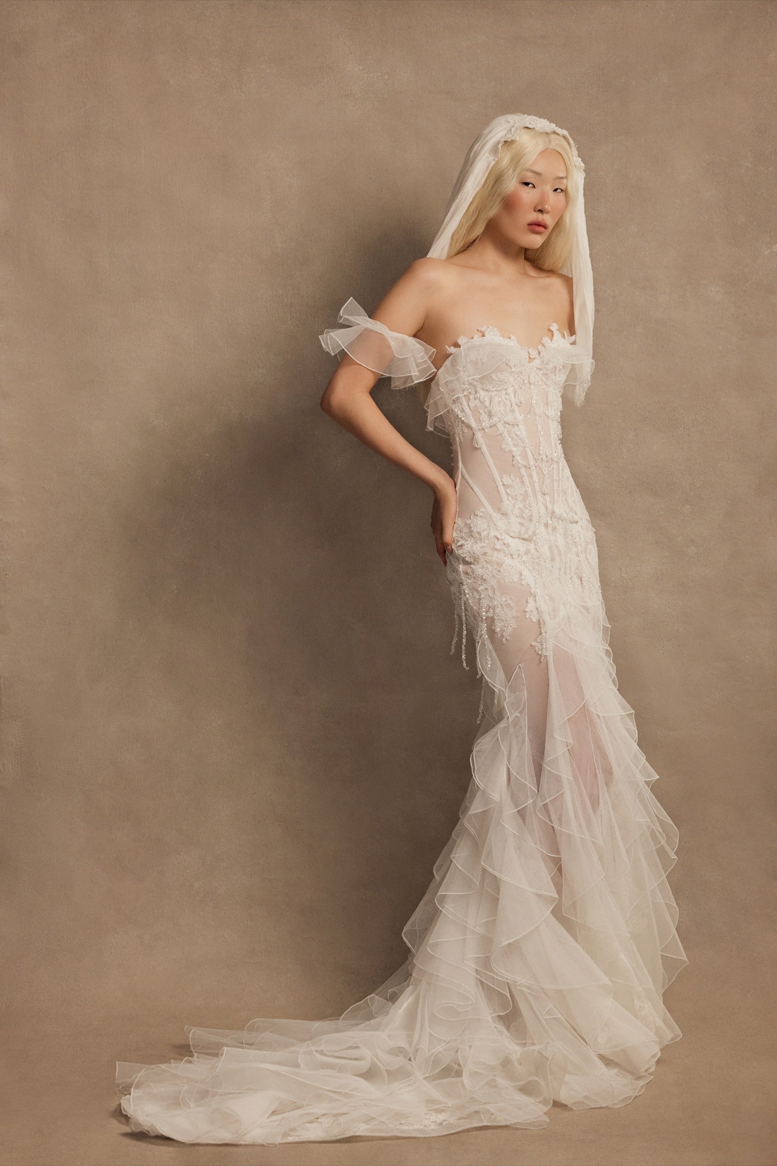 Essens wedding dress by Rara Couture — thumbnail 2